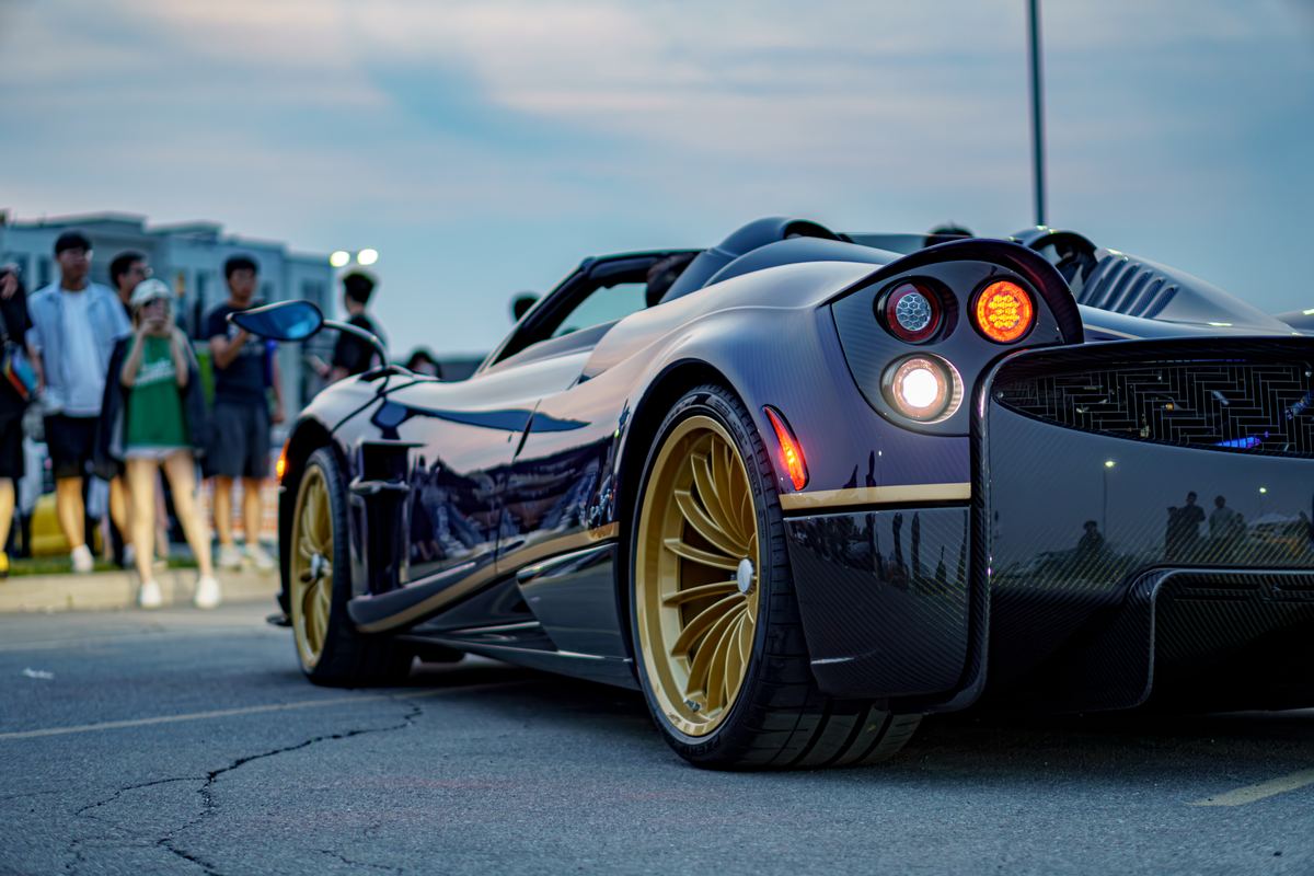 Pagani Huayra · Side